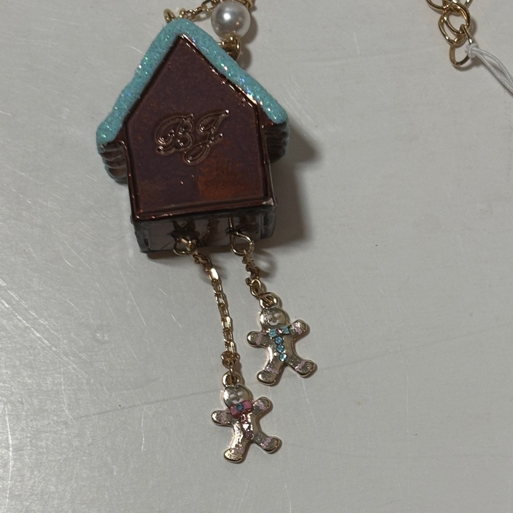 Betsey Johnson Gingerbread House Necklace - Picture 7 of 11